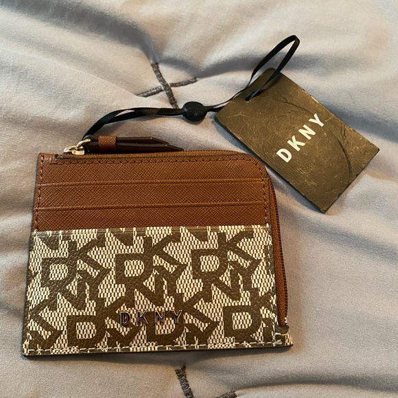 Dkny Accessories - FINAL PRICE 🎈DKNY card holder case new NWT
